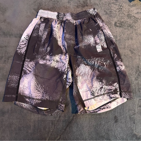 Lululemon Men’s Shorts - Picture 1 of 5